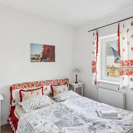 Stunning In With Wifi Apartment